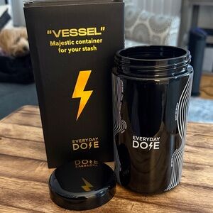 Everyday Dose Black Vessel Container